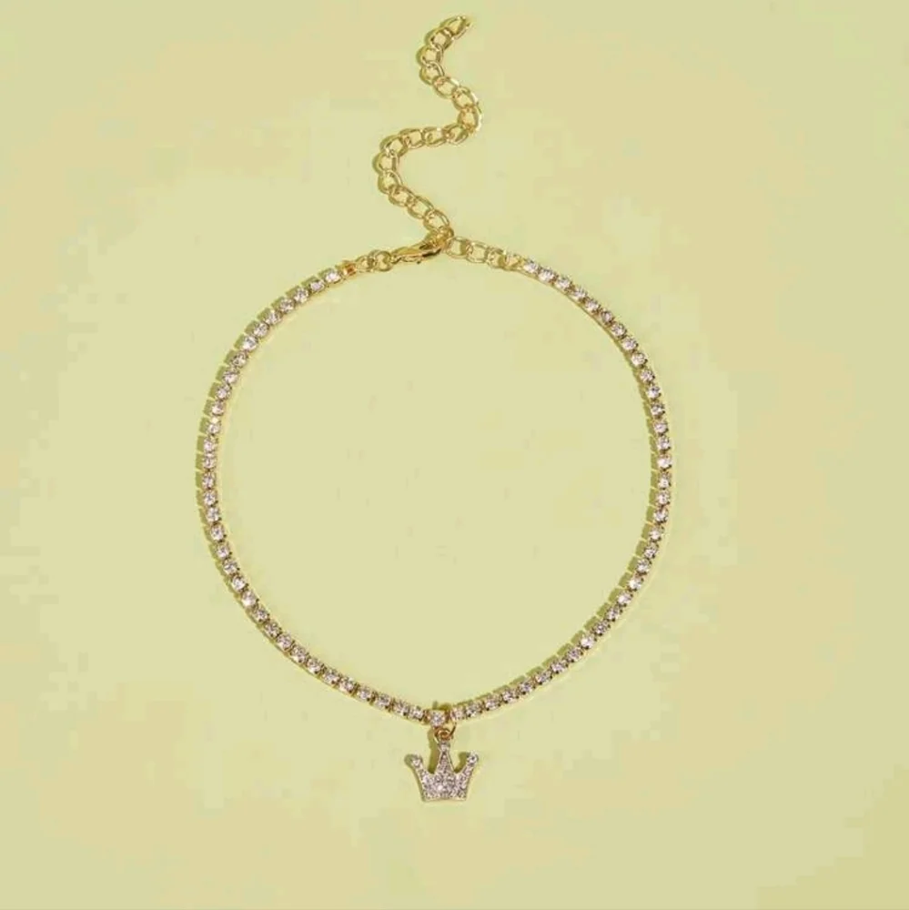 Rhinestone Crown Pendant Pet Necklace